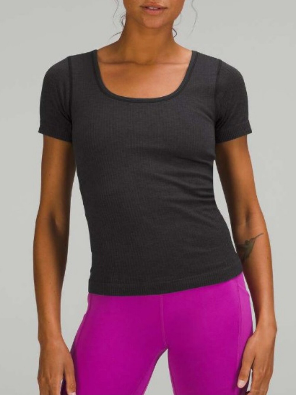 Lululemon Ebb to Street Short Sleeve Black EUC